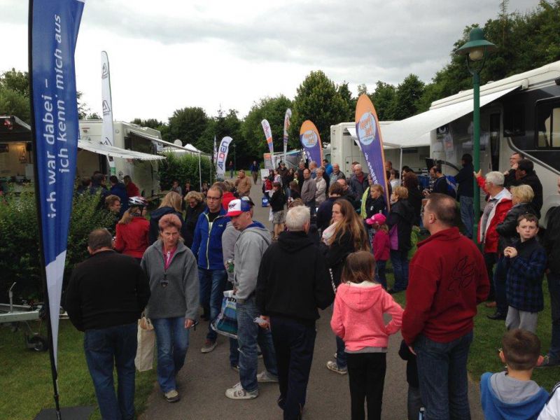 Besucher der Technik Caravane Besucher der Technik Caravane