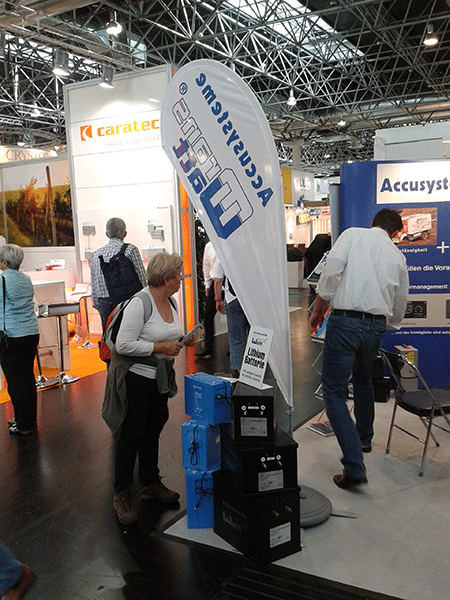 Gemütlichkeit am Messestand die neue Lithiumtechnologie
